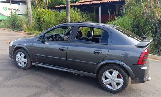 CHEVROLET ASTRA 2.0 SFI GSI 16V GASOLINA 4P MANUAL CHEVROLET ASTRA 2.0 SFI GSI 16V GASOLINA 4P MANUAL